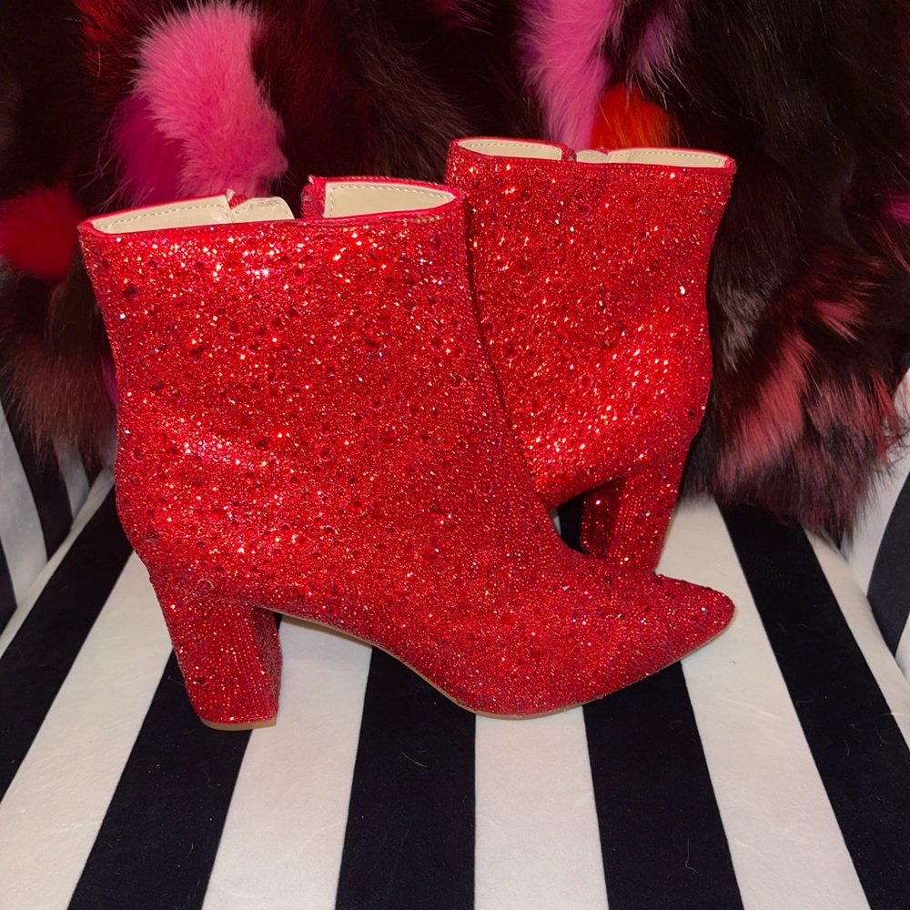 NWOT Betsey Johnson sparkly booties